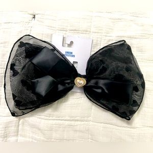 Urban outfitters large black hair bow